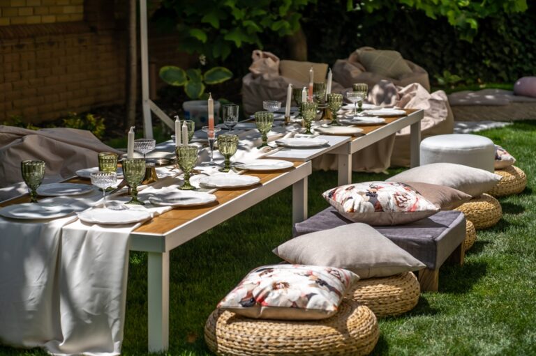 Creating a Timeless Dining Experience with Traditional Tablescapes Creating a Timeless Dining Experience with Traditional Tablescapes