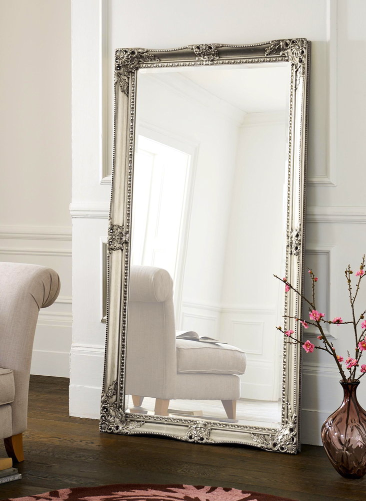 Statement Mirrors Reflecting Style and Elegance