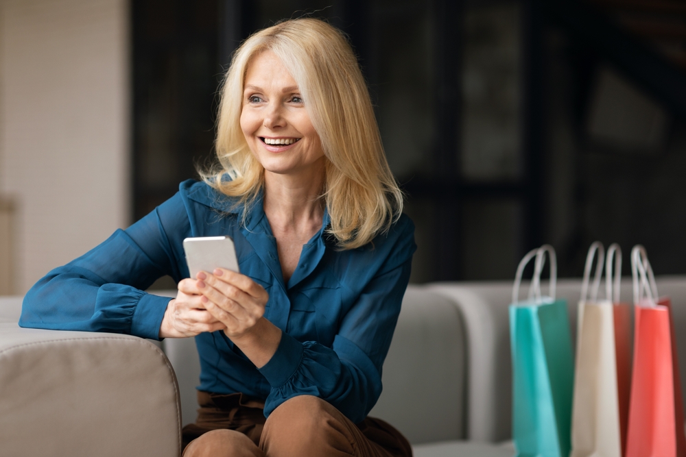 The Best Style Apps and Online Tools for Mature Women