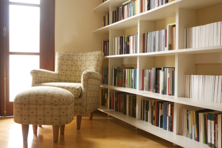 The Return to Traditional Home Libraries The Return to Traditional Home Libraries